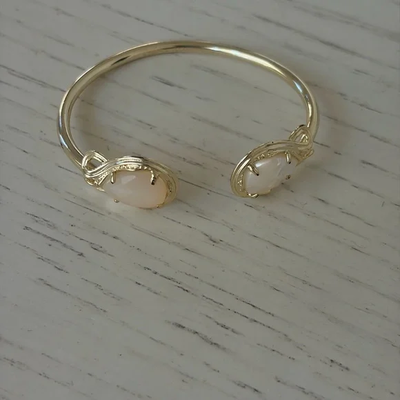 Kendra Scott Andy Pinch Bracelet - Picture 5 of 7